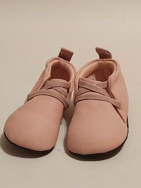 ADORABLE Stonz Linden Soft Sole Baby Shoes 18-24 months